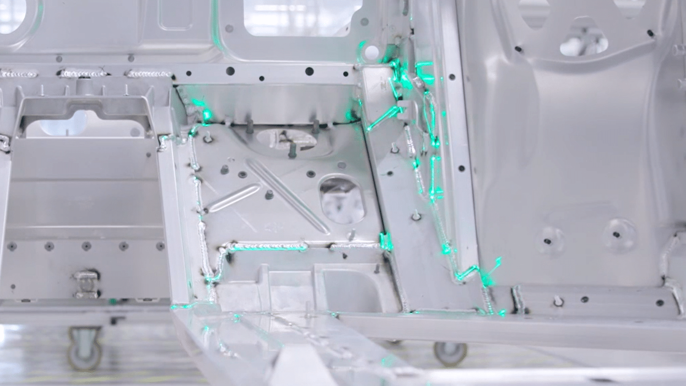 Lasergestützte Oberflächenprüfung von Metall