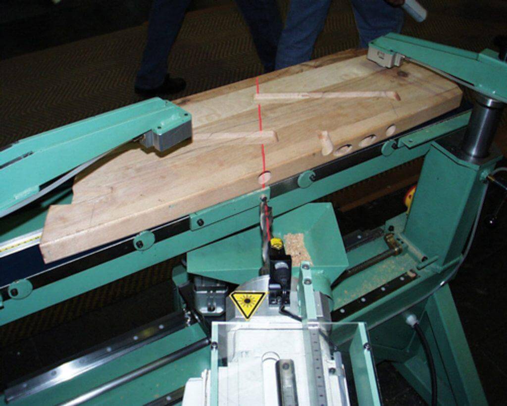 Laser News - Z-Laser Freibung - Lasersysteme und Laserprojektoren - Holz